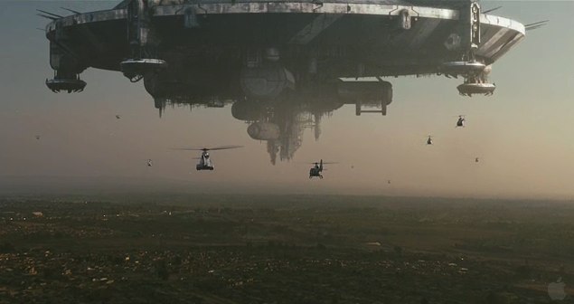 Deeper Into Movies: "District 9" (2009)