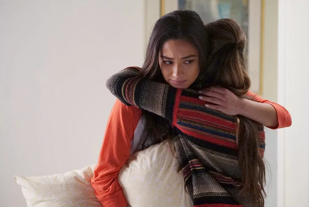 Pretty Little Liars S06E02